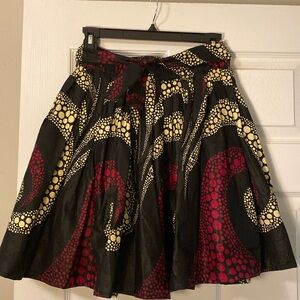 Black, red and cream African-style skirt w/pockets. Worn once! Elastic waist